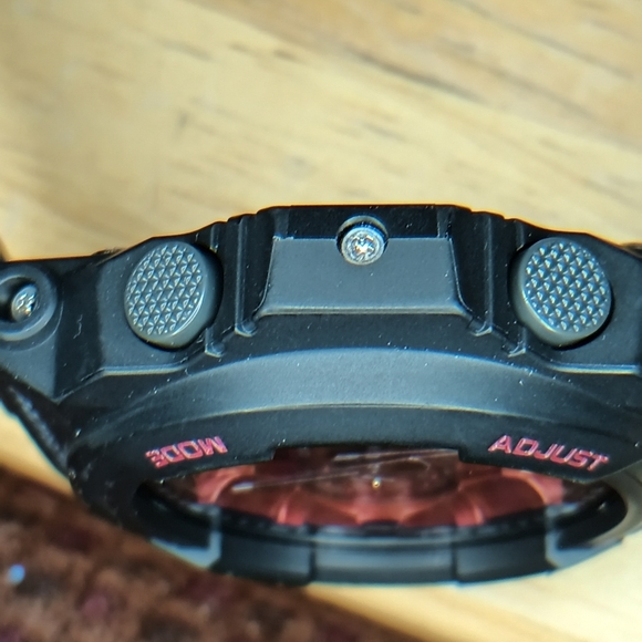 Casio Black case and PU band, Red dial Men's G-Shock 5225 GA-150MF - Picture 4 of 7